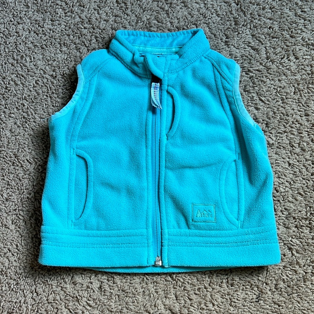 REI vest size 12 mo.
